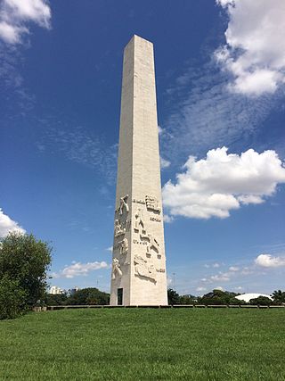 Obelisco Mausoléu aos Heróis de 32