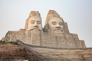 Sculpture of Emperors Yan and Huang