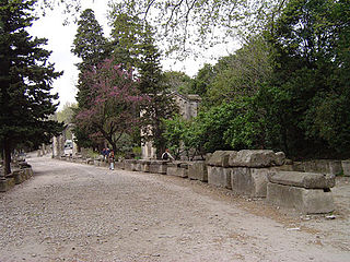 Nécropole des Alyscamps