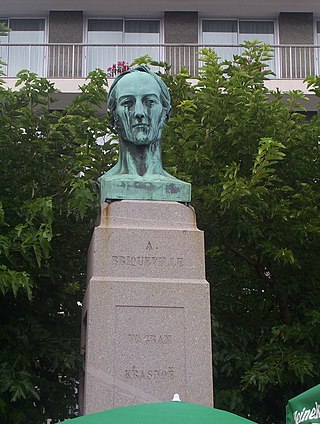 monument à Armand de Briqueville