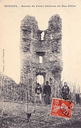 Tour du château de Miribel