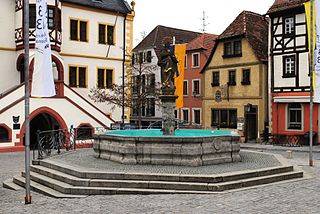 Marktbrunnen mit Marienstatue