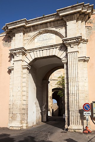 Porta Cristina