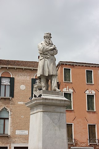 Monumento a Niccolò Tommaseo