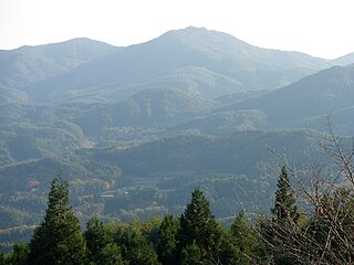 長の森山