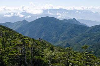 黒金山