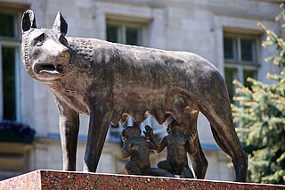 Capitoline Wolf Statue