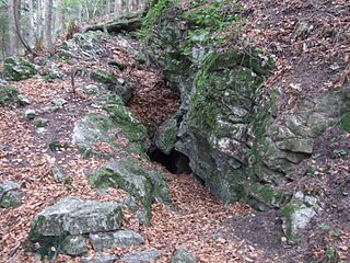 Dziury (Jaskinia nad Polaną Sosnówką)