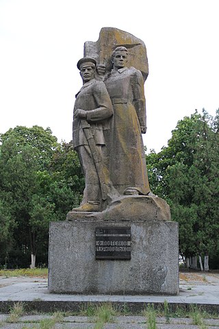 Памятник Подтелкову и Кривошлыкову