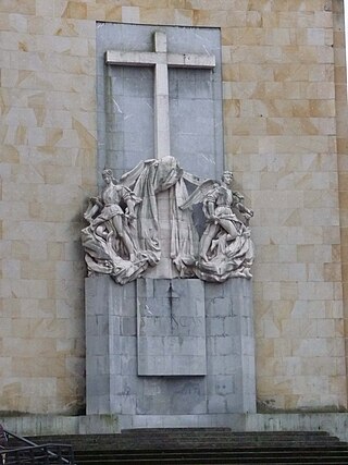 Monumento a los caídos del cuartel del Simancas