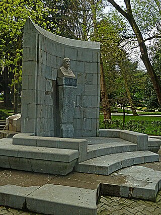 Monumento a Clarín