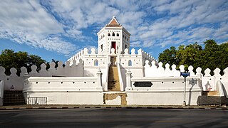 Phra Sumen Fort