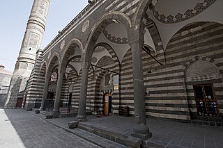 Parli Safa Mosque